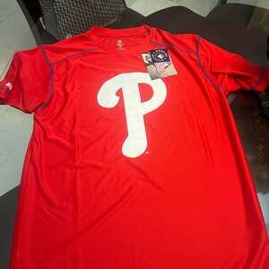 New NWT Stitches Philadelphia Phillies MLB Team Logo Red Performance T-Shirt